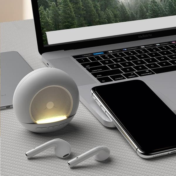 Trådløs mini Bluetooth-høyttaler med RGB-lys, surroundlydstøtte, TF, SD B
