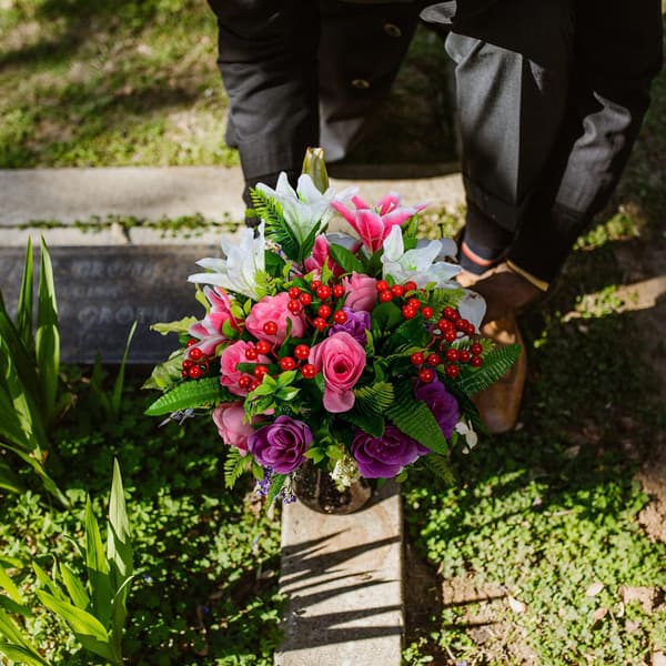 Kunstige blomster, kunstige gravmindebuketter til kirkegårde