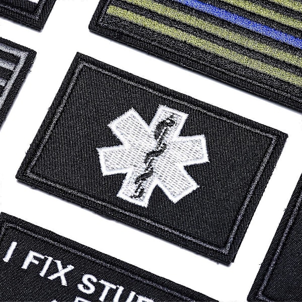 20 stk. tilfældige taktiske patches, fuld broderi med løkke og krog til kasketter, tasker, rygsække, veste, militæruniformer, taktisk udstyr osv.