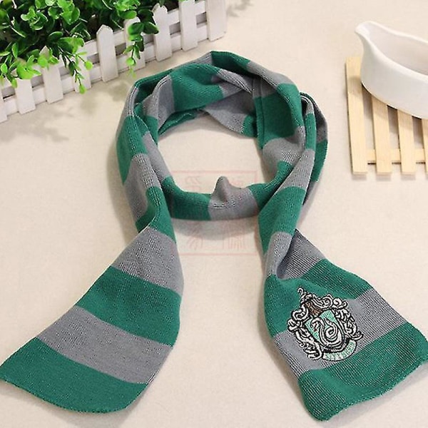 Harry Potter Scarf Gryffindor Hufflepuff Academy med märke blå