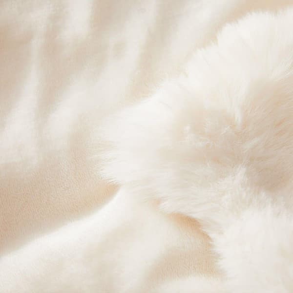 Fluffy, lodden fuskepelspledd, lett koseteppe, 1 hvitt stykke