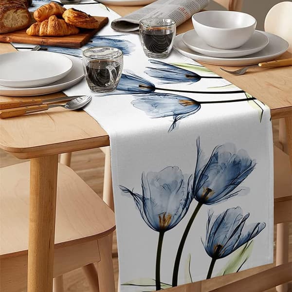 Blå blomstret bordløber til stuen, tulipaner, skridsikker, 33x183cm