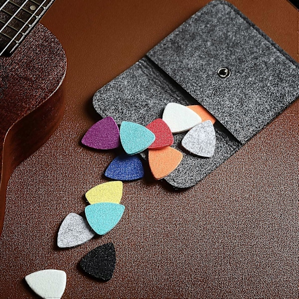 20 Stycken Hjärtformade Filtplektrum för Ukulele Gitarr Bas Generell Storlek