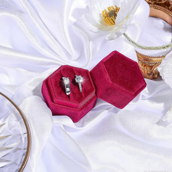 Fløjls Ringæske, til Smykker Dobbelt Slots Hexagon Ringæske til Forlovelse Bryllupsceremoni Valentinsdag Holder 2 Ringe (Vinrød)