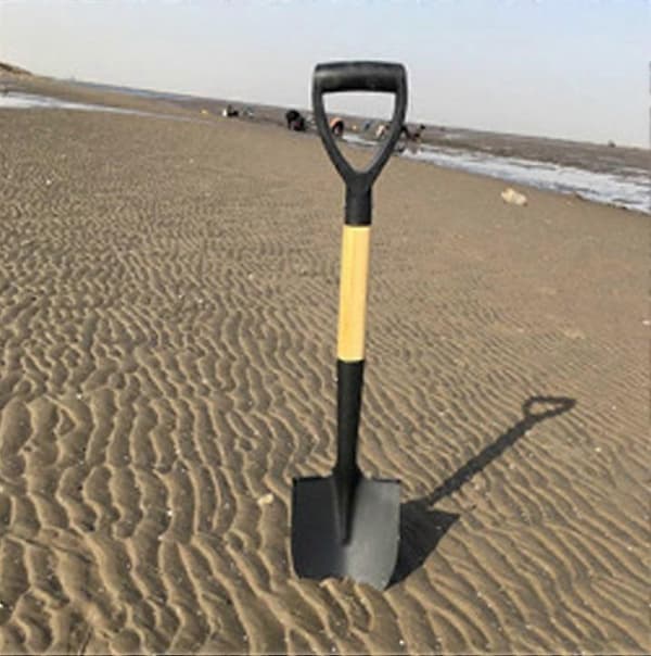 68 CM METALL CAMPINGSPADE - Mångsidiga verktyg för utomhuskörning