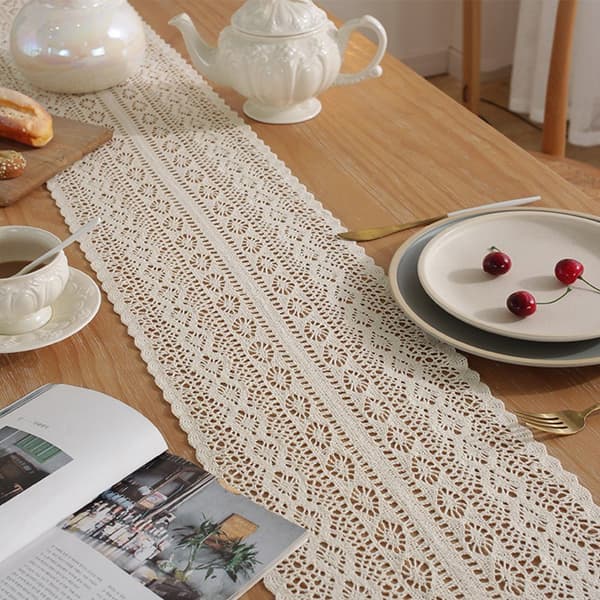 Boho bordslöpare, beige bordslöpare med tofsar