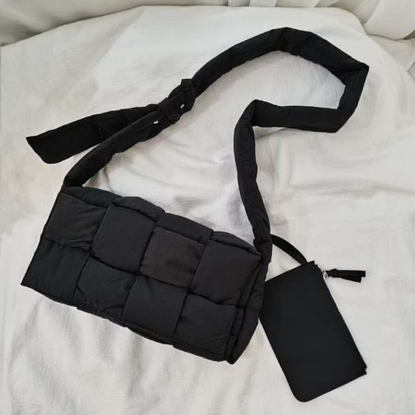 Puffer vevd veske i bomull, polstret designer-crossbody-vesker