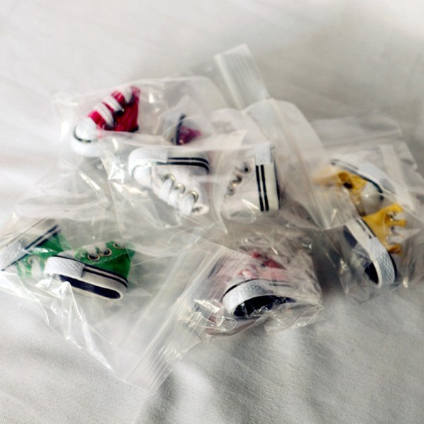 1 stk Micro Miniatyr Møbler Små Lekedukker i liten skala Hjem DIY Decora Mini Simulering Fritid Lerret Sko Random
