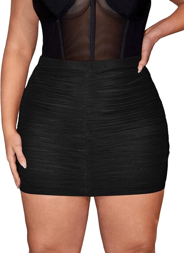 HAUFR Naisten Plus Size Solid Mesh Ruched Bodycon Stretch Mini lyhyt hame Black Large Plus