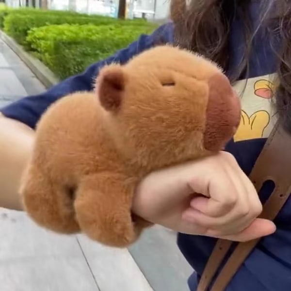 Interaktivt Capybara Plysj Slap Armbånd - Morsomt dyrearmbåndleketøy for barn, utstoppede dyr Slap Band