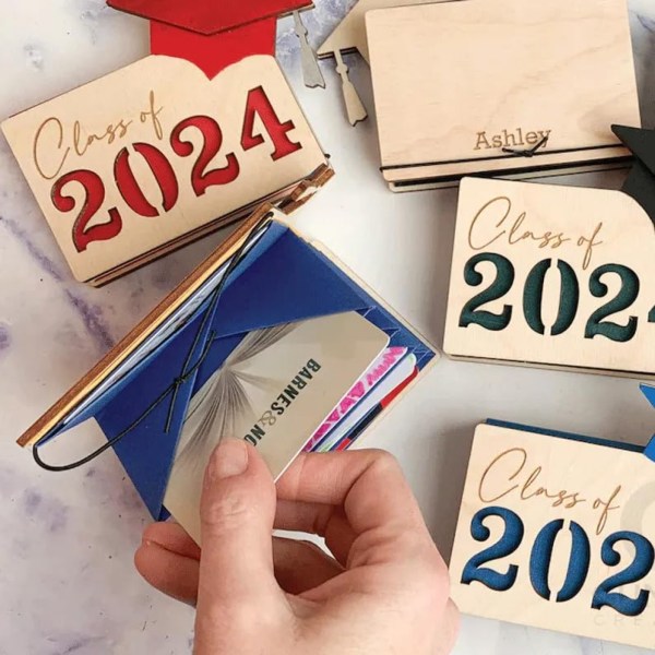 2024 Henkilökohtainen puinen valmistujaiskorttikotelo - Mukautettava lahjakorttirasia valmistuneille | Multi-Card Organizer blue