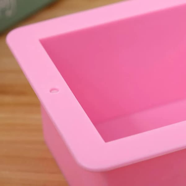Firkantet silikonkakeform 1 stk 9x9x6,5 cm Hurtigspenne Rosa Brød Ostekake