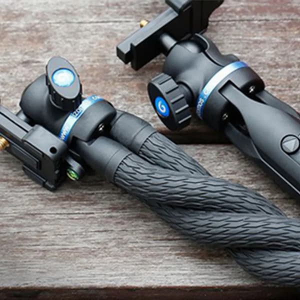 Flexibelt bläckfisk-telefonstativ kulhuvud ca 306 rotera med Bluetooth-fjärrkontroll Mini skrivbordsstativ telefon actionkamera