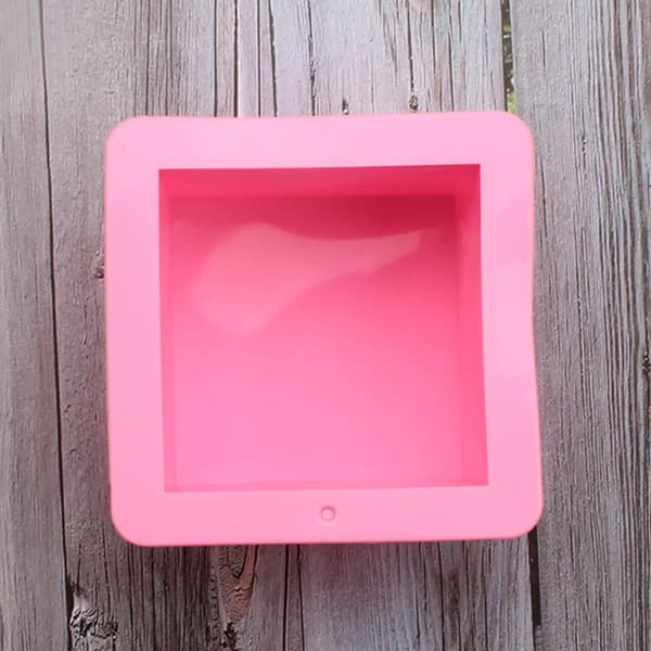 Firkantet silikonkakeform 1 stk 9x9x6,5 cm Hurtigspenne Rosa Brød Ostekake