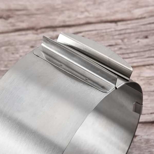 Justerbar kagering i rustfrit stål Adjustable Stainless Cake