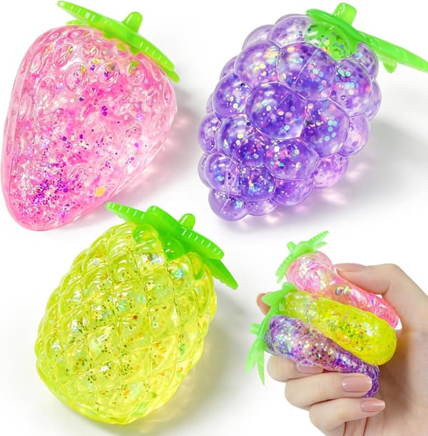 3-pack Frukt Squishy Stressbollar Glitter Ananas Jordgubbe Vindruvor Sensoriska Fidgetleksaker 3 pcs