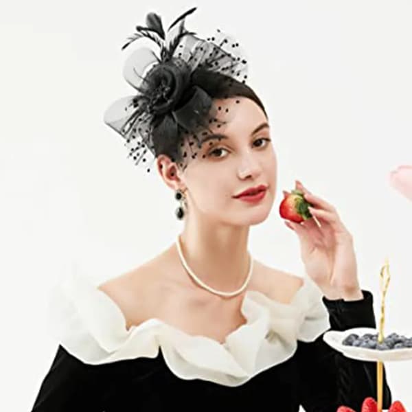 Hatte til damer, 1950'ernes hovedbeklædning med slør, blomst, cocktail, bryllup, te, kirke, Derby-hat, sort