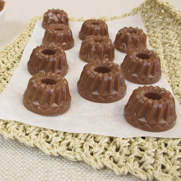12 stk. silikone mini-bundt kageforme genanvendelige muffinforme til kage, dessert, chokolade, budding, gelé (4 farver)