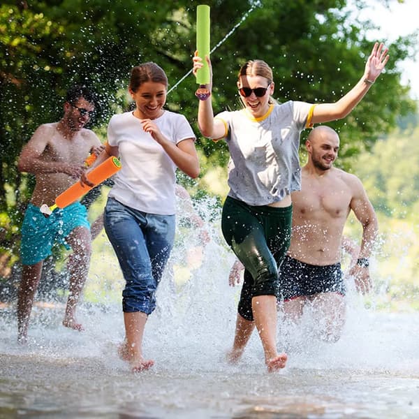 Skumvattenpistoler 4-pack Djurdesign 9m Räckvidd Foam Water Guns