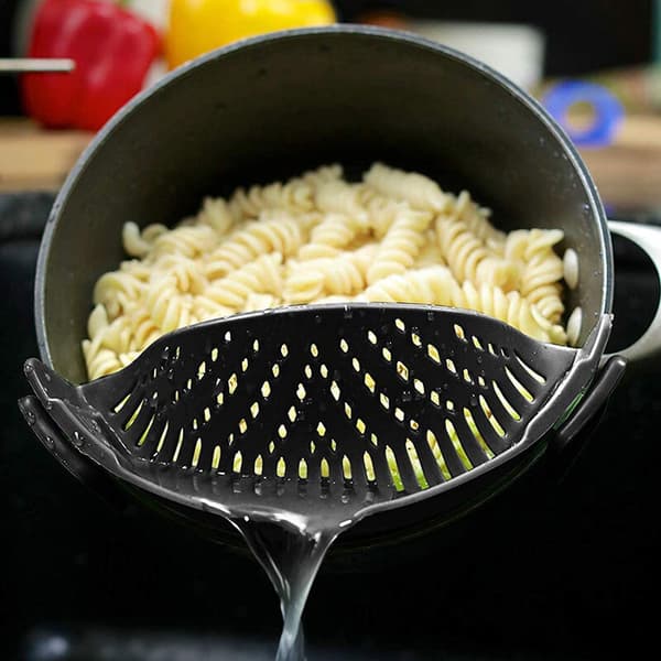 Svart silikon grytekant sil klips på kantbeskyttelse pasta grønnsakssil 1 stk