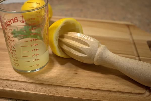 Citronpresser i asketræ, 15 cm, til citrusfrugter, ubehandlet