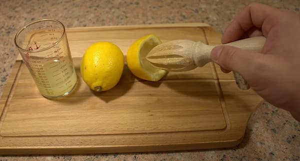 Citronpresser i asketræ, 15 cm, til citrusfrugter, ubehandlet