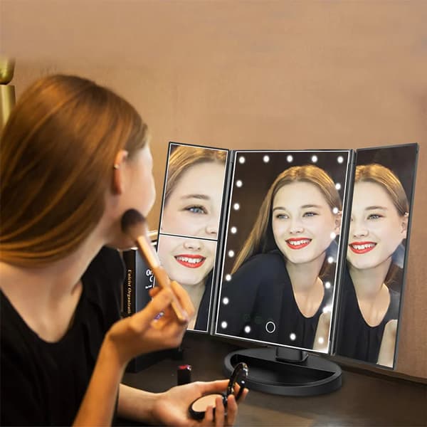 Trefoldigt makeup-spejl 22 LED 2x 3x forstørrelse Touch Dim 180 roterbart til toiletbord