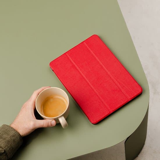 Rødt trefoldbart nettbrettdeksel, kompatibelt med Samsung Galaxy Tab A 10.5 (2018)
