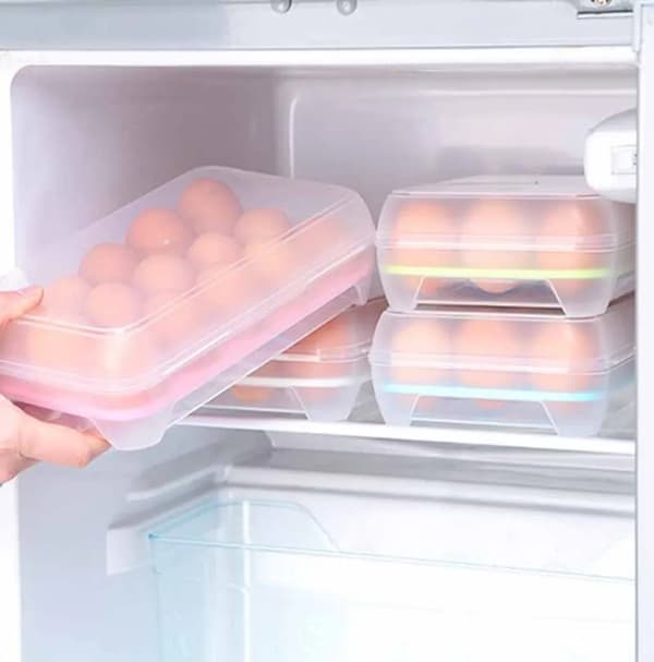 2 stk. kjøleskap eggbeholder i plast med lokk