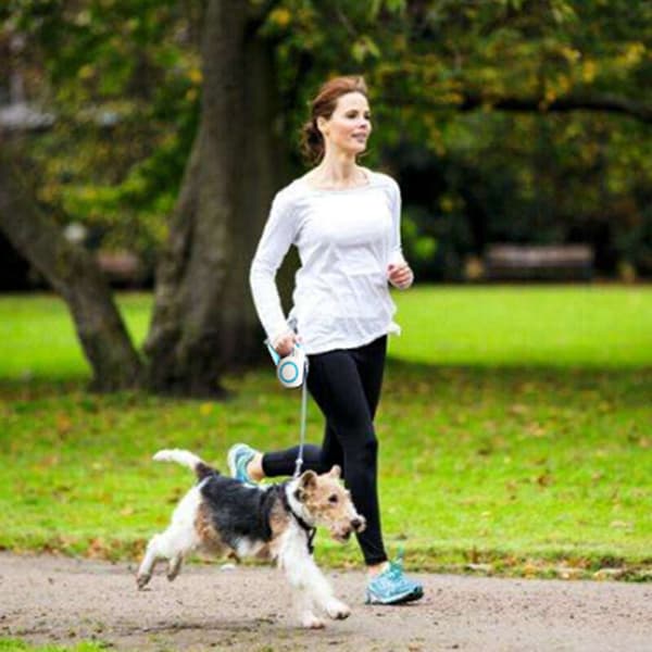 Vit Blå 5M Automatisk Infällbar Hundkoppel Vit Skal Ljusblå Ring Grepp Glöd 1 St