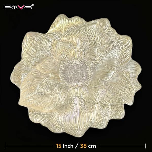Sett med 6 gullfargede blomsterformede PVC runde spisebrikker, 38 cm Set of 6