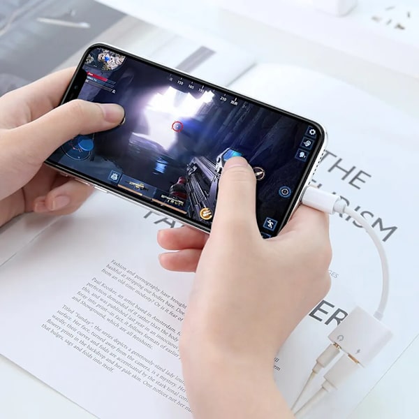 Lightning Aux -sovitin 2-in-1 3,5 mm iPhone-kuulokkeille Kuulokeliitäntä Äänilatausyhteensopiva iPhone 13 Pro Max 12 11 XS XR X 7 7P 8 8P Lataus Retoo