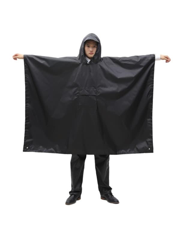 Regnponcho med hette, vanntett regnjakke for menn og kvinner