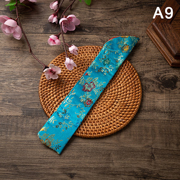 Ny stil Hand Fläkt Cover Broderade Blommor Portable Folding A9