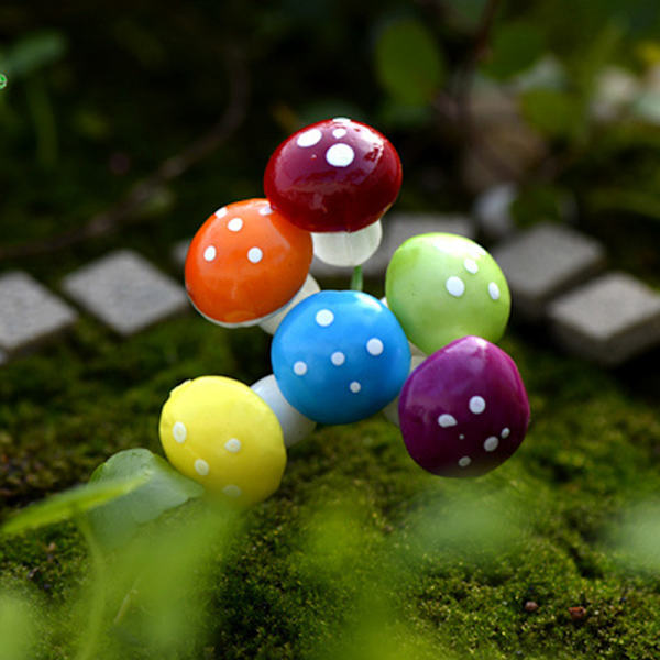 8st Mini Multicolor Mushroom Toy House Landskap Bonsai Garde