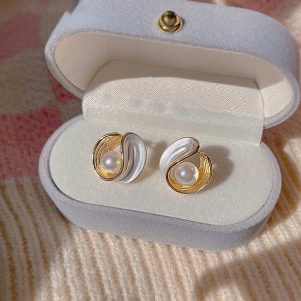 Elegant Woman Pearl Stud örhängen för kvinnor Barock Geometric n 1pair