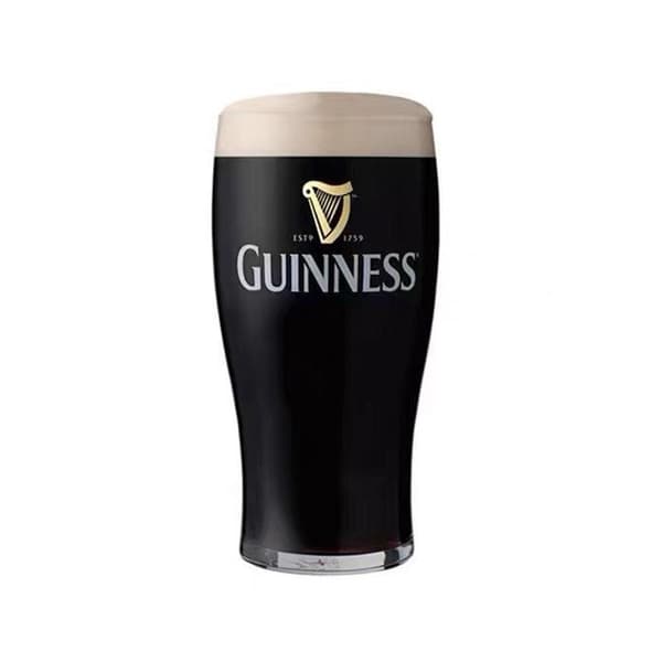 2 Guinness-tuoppilasia