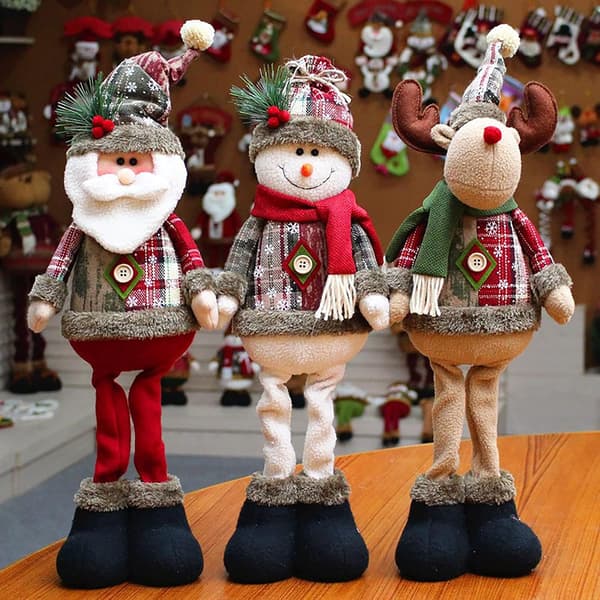Stora julfigurer, bordsdekorationer, julgrans- och eldstadsornament. Set