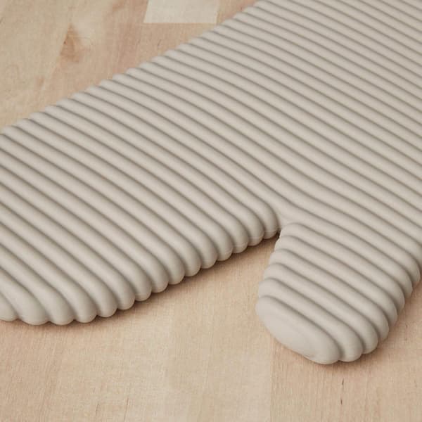 Ribbad mjuk silikonugnsvante 2-pack, 7.5\"x13\", Milkshake Off-white