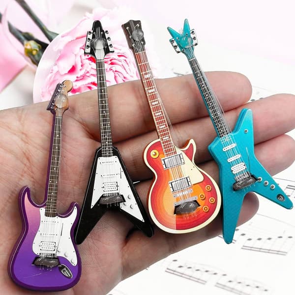 Miniatyrgitarr/Miniatyrbasmodell - 4-delars set 1:12 Miniatyr musikinstrument Basgitarr, Dockhusaccessoarer