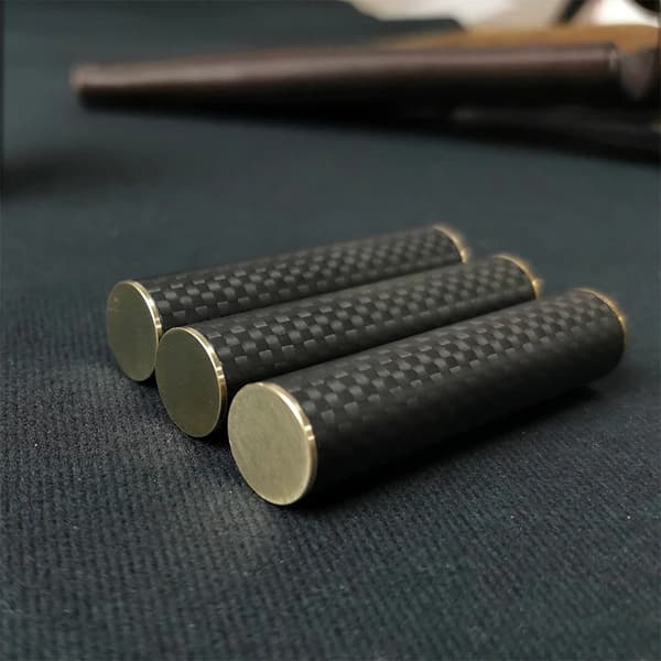 Fidget Spinner Stressavlastande Leksak med Magnetiska Kolfibersektioner, Present till Barn och Vuxna