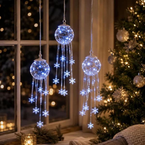 Vintermagi Snøfnuggkaskade – LED Hengende Julepynt, 1 Stk