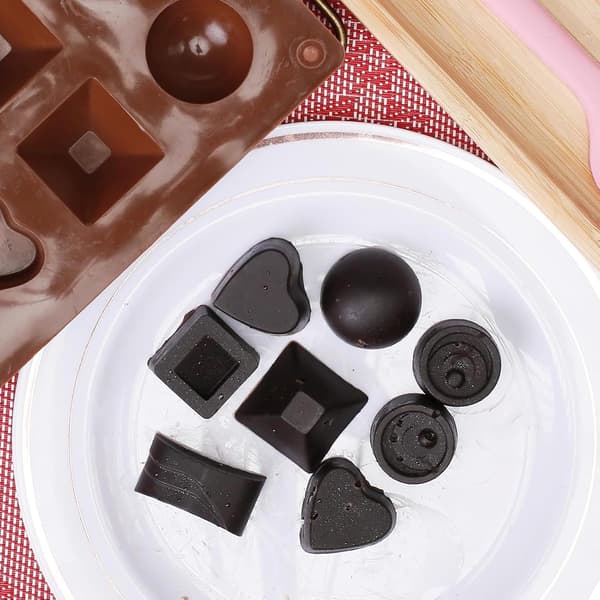 24-hulrum silikone chokoladeform - slik-, budding- og gelébageplade til hjemmebagere, dessertelskere og festplanlæggere