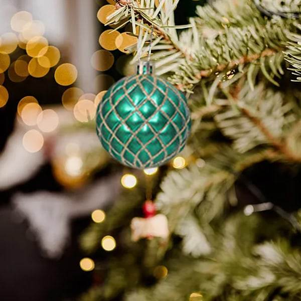 Julekule i plast, julepynt, juletre, liten hengende dekorasjon