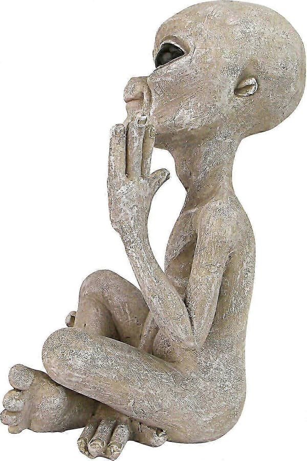UFO-romvesenstatue, liten sittende, sandstein