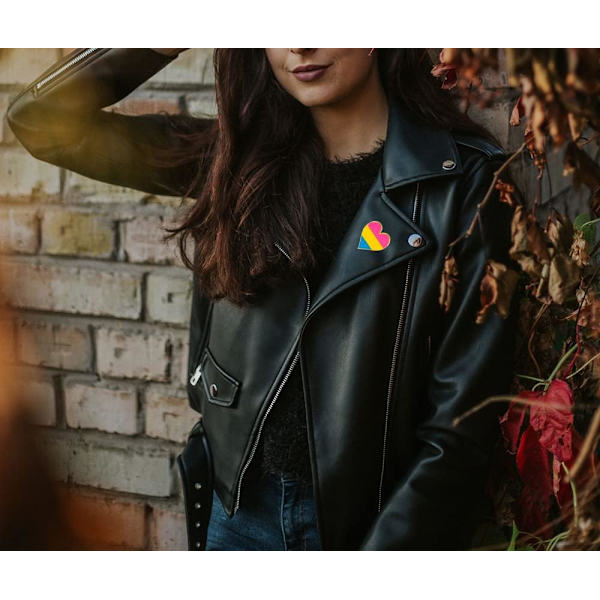 Pakke med 5 Biseksuelle Stolte Hjerteformede Lapel Pins Brocher Pins Flag Badge Broche Badges Pansexual 5pcs
