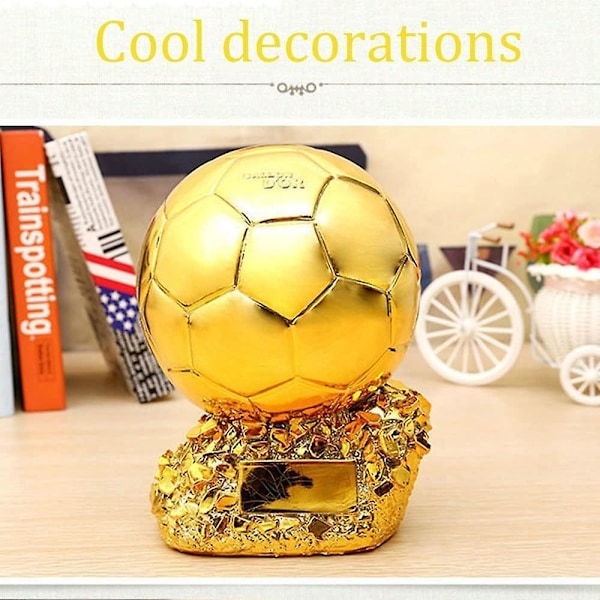 Ballon d'Or -jalkapallopokaali hartsimateriaalista - Eurooppalaisen jalkapallon kultainen pallo -muistoesine 15CM