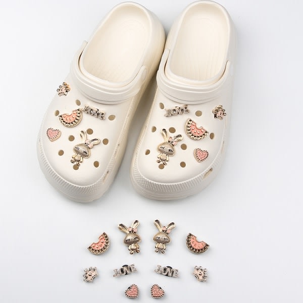 10 søde Crocs-sko blomster DIY dekorationer tilbehør 3D