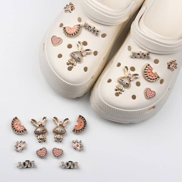 10 søde Crocs-sko blomster DIY dekorationer tilbehør 3D