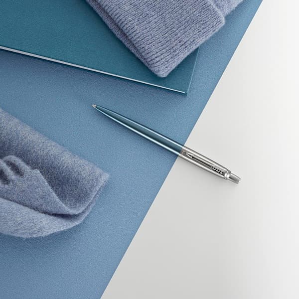 Kuglepen | med kromdetaljer | Medium spids sort blæk Royal Waterloo blue